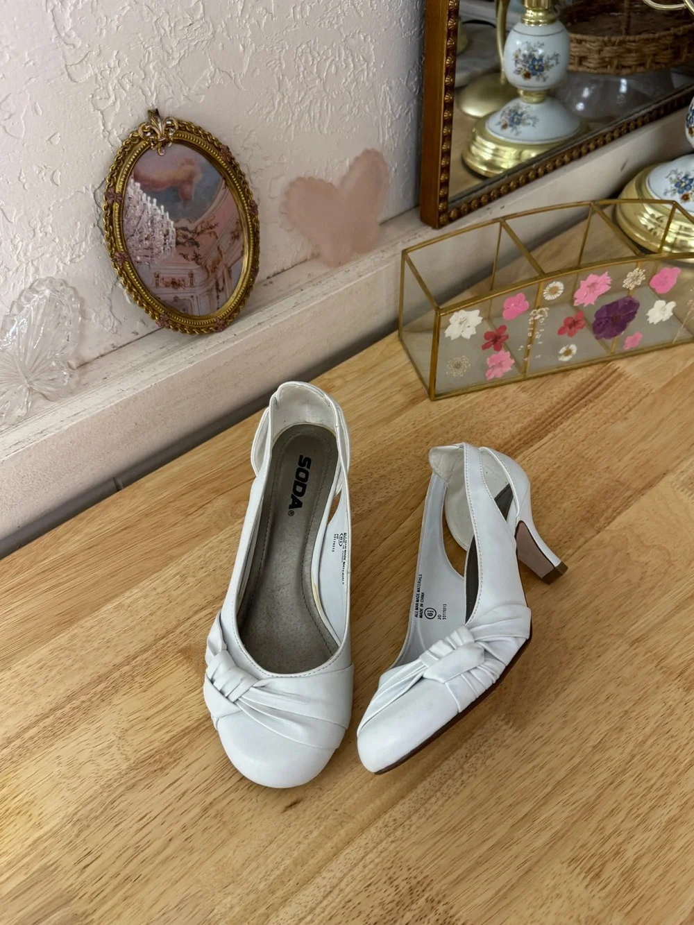2000’s Soda White Ruched Bow Cutout Kitten Heel Pumps Size 6.5 Y2K BalletCore